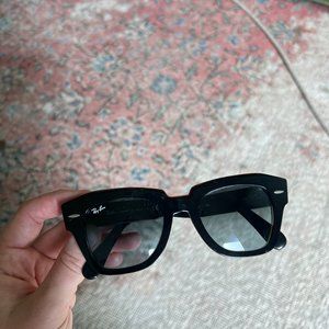 Ray-Ban STATE STREET Women's Sunglasses / Color-way is SOLDOUT